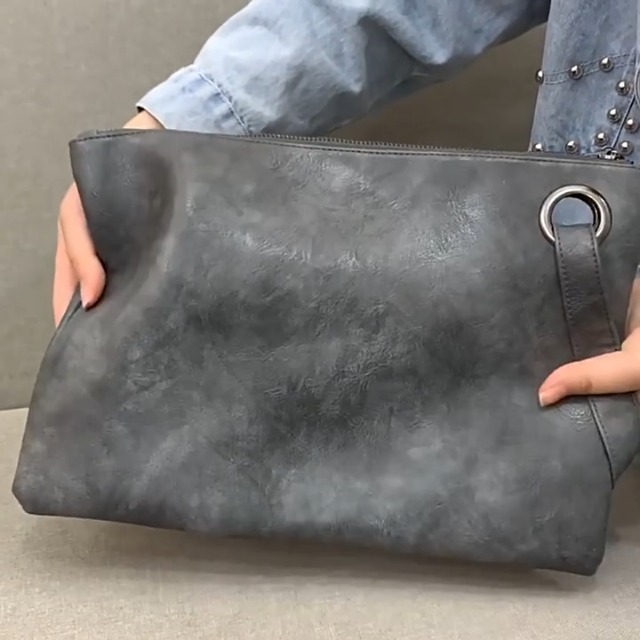 バッグ THE VOLON CLUTCH BAG/Deuxieme Classe Vegan Leather Envelope Clutch Purse - Chic and Sustainable